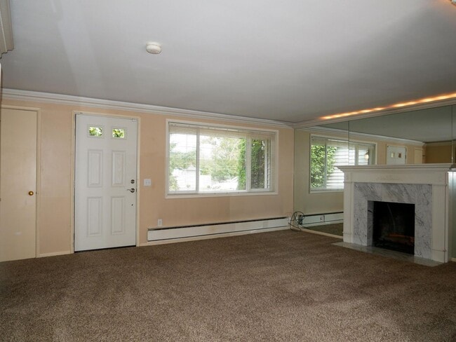 621 NE 155th St in Shoreline, WA - Building Photo - Building Photo