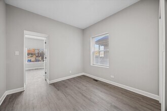 8018 S Harvard Ave in Chicago, IL - Foto de edificio - Building Photo