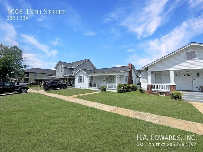 property at 1006 13th St