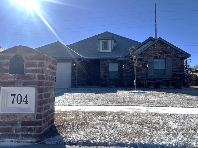 704 NONE BLACK MESA Ct in Yukon, OK - Building Photo - Building Photo