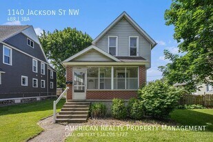 1140 Jackson St NW in Grand Rapids, MI - Building Photo