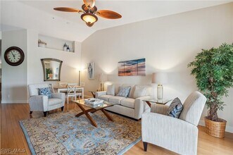 2920 Cypress Trace Cir in Naples, FL - Foto de edificio - Building Photo