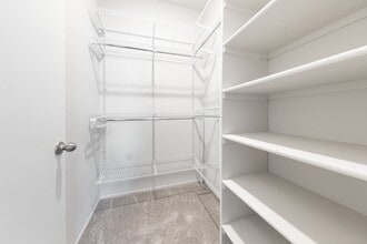 3695 Stevenson Blvd, Unit 230 in Fremont, CA - Foto de edificio - Building Photo