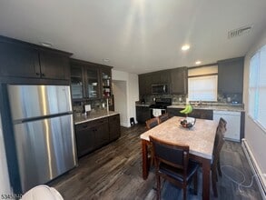 222 Totowa Rd in Totowa, NJ - Building Photo - Building Photo