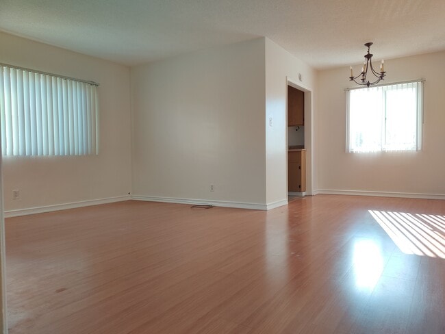 228 Newport Ave, Unit #1 in Long Beach, CA - Building Photo - Building Photo