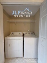 8844 Treyburn Dr in Charlotte, NC - Building Photo - Building Photo