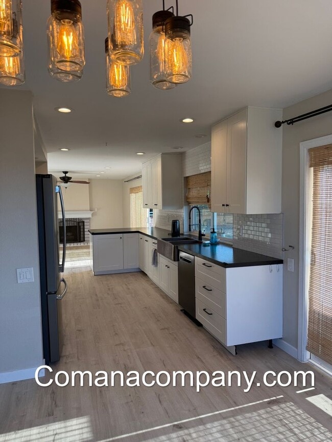 4040 Corolyn Dr in La Mesa, CA - Building Photo - Building Photo