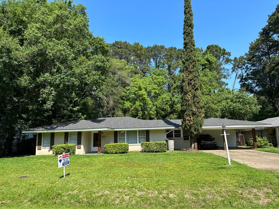 1605 Bois D' Arc Pl in Monroe, LA - Building Photo
