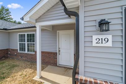 323 Oak Grv Cir in Cape Girardeau, MO - Foto de edificio - Building Photo