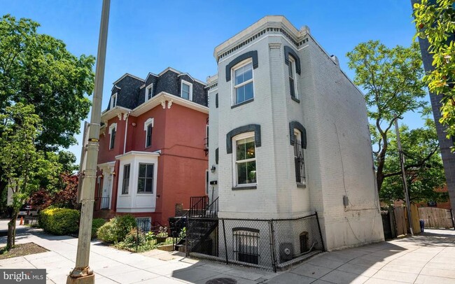 1704 V St NW in Washington, DC - Building Photo - Building Photo