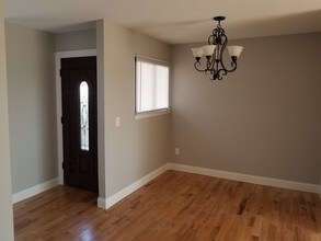 285 Queen St, Unit 9i in Southington, CT - Building Photo - Building Photo