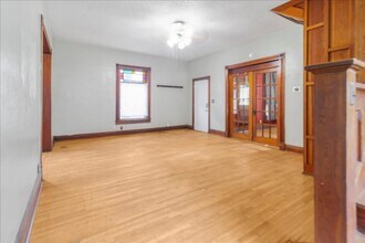 411 N College St in Warrensburg, MO - Building Photo - Building Photo