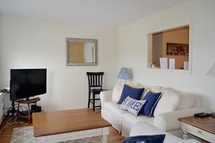 134 Heath St, Unit #1 in Somerville, MA - Building Photo