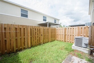 449 NE 4th Ter in Florida City, FL - Building Photo - Building Photo