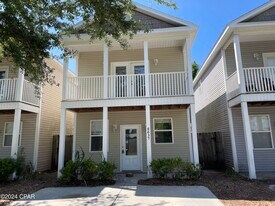 8637 Marlin Pl in Panama City, FL - Building Photo