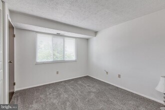 820 Heather Ridge Dr-Unit -21J in Frederick, MD - Building Photo - Building Photo