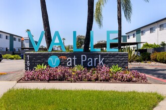 Valle at Park in Escondido, CA - Foto de edificio - Building Photo