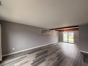 354 E 60th Dr in Merrillville, IN - Building Photo - Building Photo