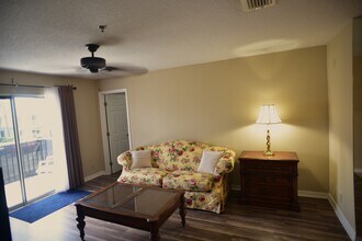 950 S Kanner Hwy, Unit E24 in Stuart, FL - Building Photo - Building Photo