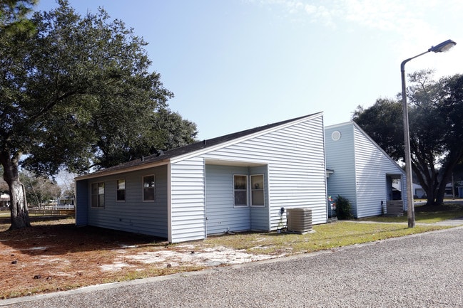 4400 Westover Ave in Pensacola, FL - Foto de edificio - Building Photo