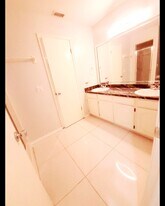 2401 S Jackson Rd in Pharr, TX - Building Photo