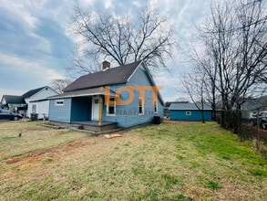 603 Cedar Lane Rd in Greenville, SC - Foto de edificio - Building Photo