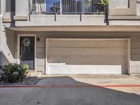 2201 Wolf St in Dallas, TX - Building Photo