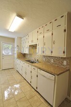 5441 Thomas Ln in River Oaks, TX - Building Photo - Building Photo