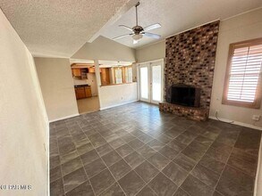 5021 Dearborne Dr in El Paso, TX - Foto de edificio - Building Photo