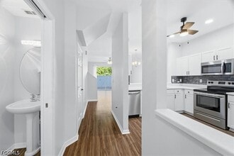 3630 Pine Oak Cir in Ft. Myers, FL - Building Photo - Building Photo