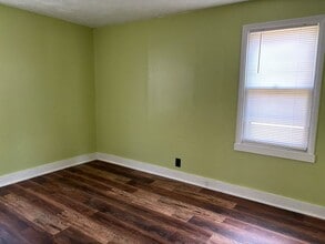 400 N Diagonal St in Decherd, TN - Building Photo - Building Photo