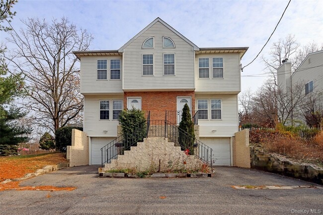property at 1 A Putnam Ave