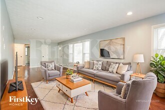 371 S Hendricks Dr in Greenwood, IN - Foto de edificio - Building Photo