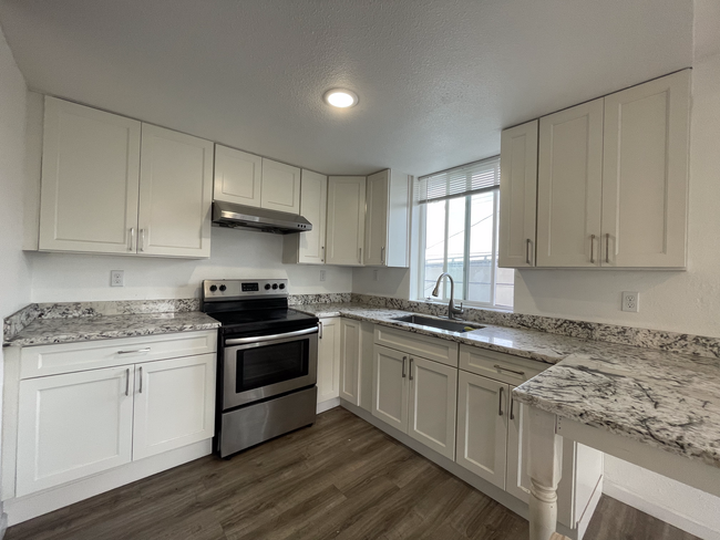 831 35th St in Oakland, CA - Building Photo - Building Photo