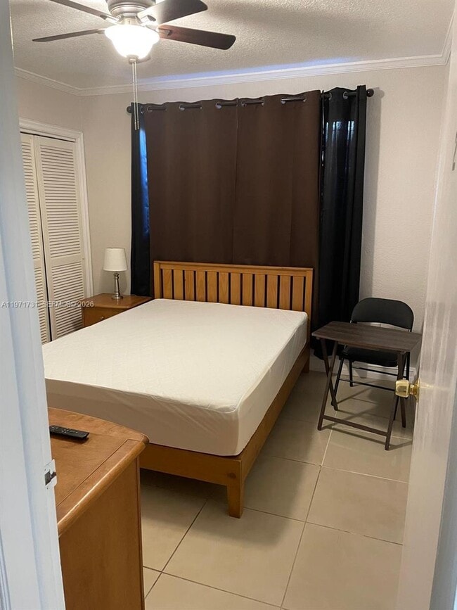 4717 Washington St in Hollywood, FL - Building Photo - Building Photo