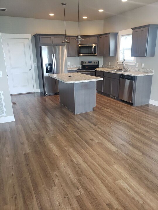 1761 Walter Creek Blvd in Billings, MT - Building Photo