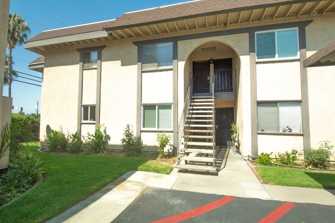 12835 10th St in Chino, CA - Building Photo