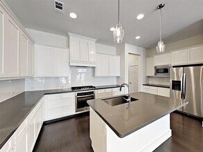 324 Templeton Dr in Fort Worth, TX - Foto de edificio - Building Photo