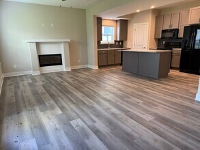 8528 Kickapoo St in De Soto, KS - Building Photo - Building Photo