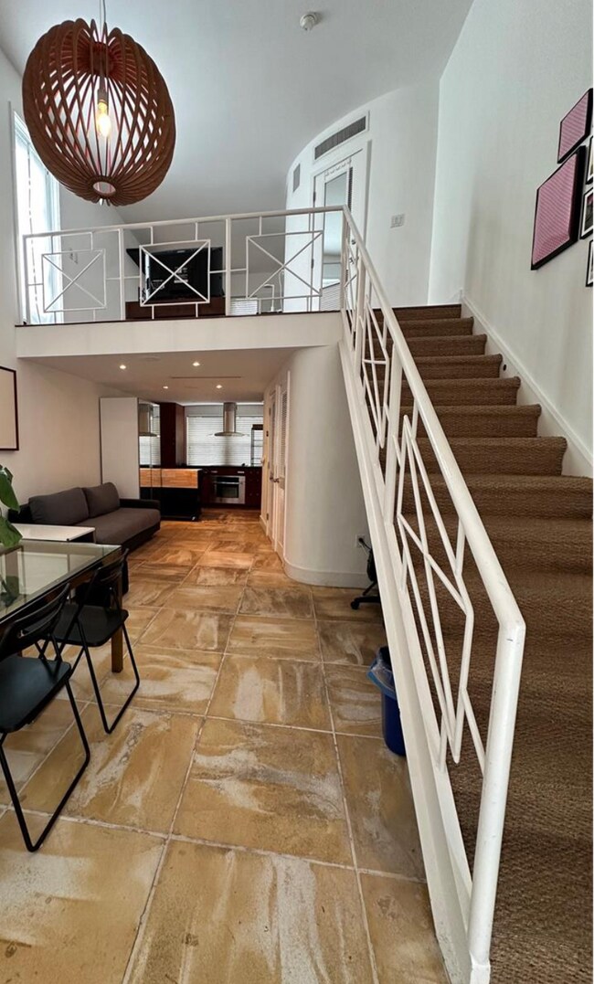 6865 Bay Dr, Unit 5 in Miami Beach, FL - Building Photo - Building Photo