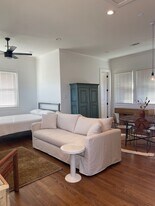 209 E 23rd St in Houston, TX - Building Photo