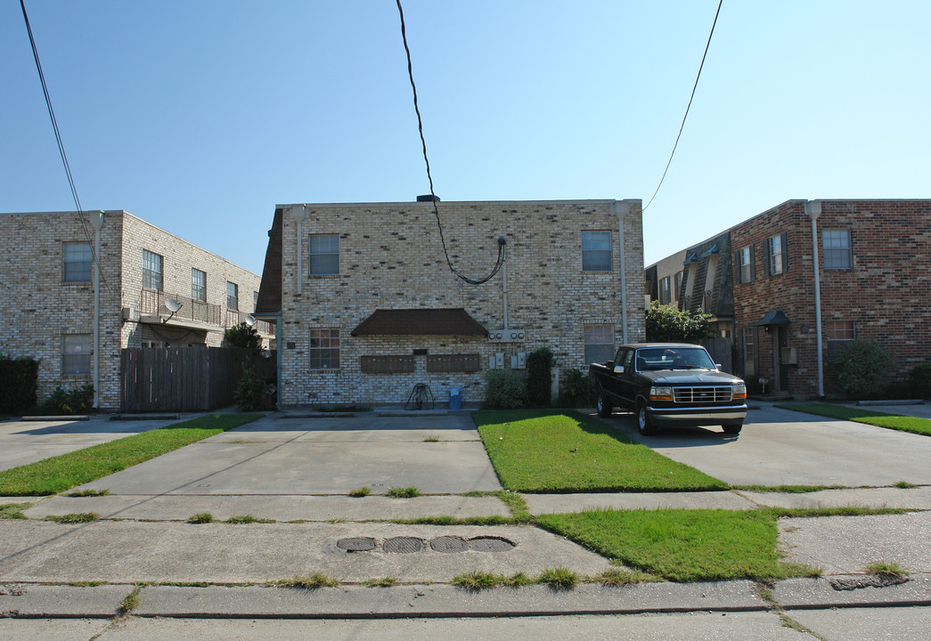 2117 Giuffrias Ave in Metairie, LA - Building Photo