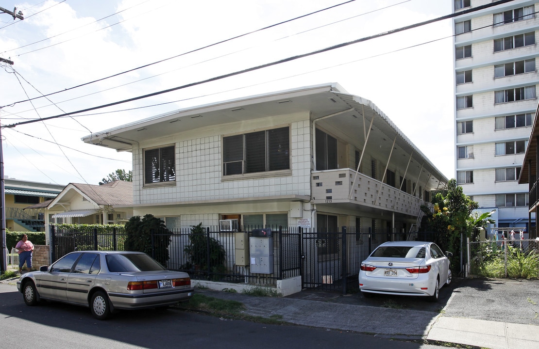 1213 Matlock Ave in Honolulu, HI - Building Photo