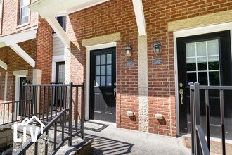 1054 Reserve Way in Indianapolis, IN - Building Photo - Building Photo