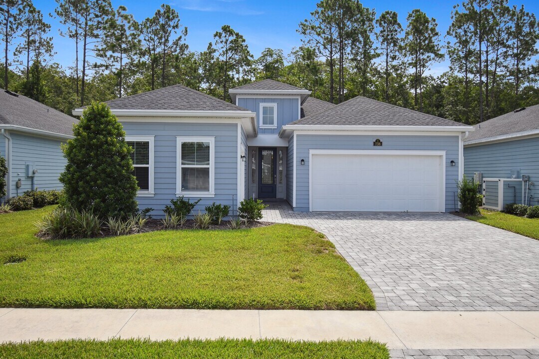 738 Stillwater Blvd in Saint Johns, FL - Building Photo