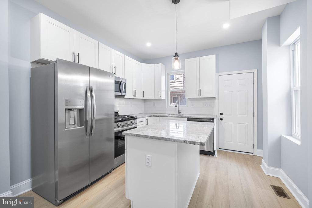 56 N Yewdall St in Philadelphia, PA - Building Photo