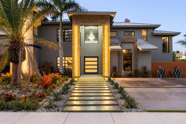 839 NE Bay Isle Dr in Boca Raton, FL - Building Photo - Building Photo