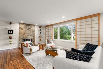 10 Pinewood Cir in Wellesley, MA - Building Photo - Building Photo