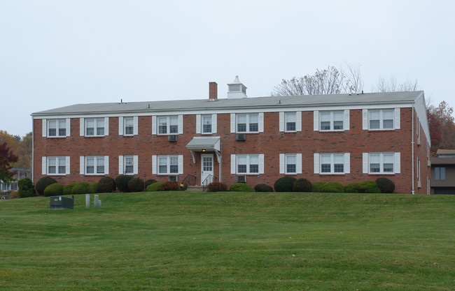 910-935 Country Club Dr in Bloomsburg, PA - Building Photo - Building Photo