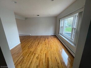5 Edison Dr in Summit, NJ - Foto de edificio - Building Photo